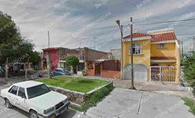 Casa en venta, Recuperación de hipoteca, Tres Guerras, Celaya Guanajuato, México.