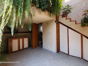 Casa en renta con amplio jardín | San Miguel Xicalco, Tlalpan | 1.100 m² de terreno