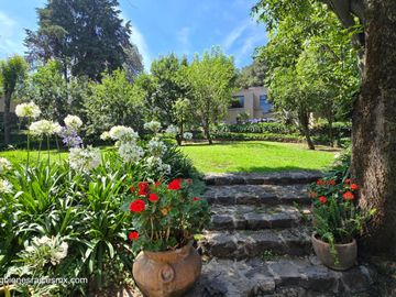 Casa en renta con amplio jardín | San Miguel Xicalco, Tlalpan | 1.100 m² de terreno