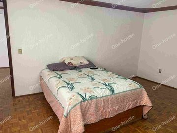 CASA EN VENTA EN STA. CRUZ DEL MONTE