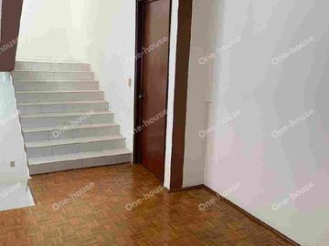 CASA EN VENTA EN STA. CRUZ DEL MONTE