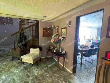CASA EN VENTA EN CTO. INGENIEROS CD. SATÉLITE
