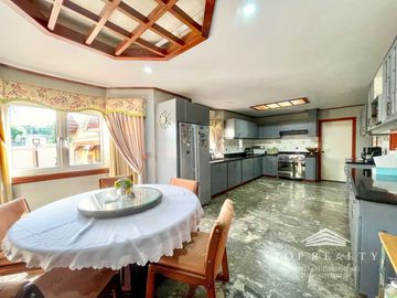 FOR SALE! 7 Bedrooms in Capitol Homes Subd, Quezon City