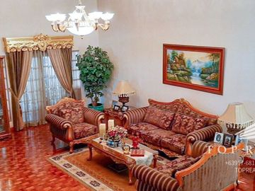 FOR SALE! 7 Bedrooms in Capitol Homes Subd, Quezon City