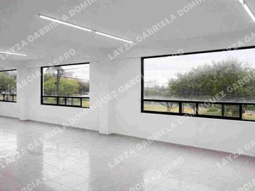Se vende edificio sobre Avenida López Mateos, Ciudad Satélite