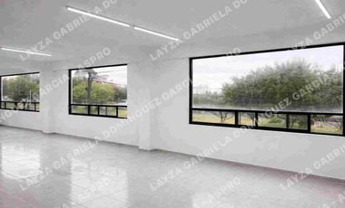 Se vende edificio sobre Avenida López Mateos, Ciudad Satélite