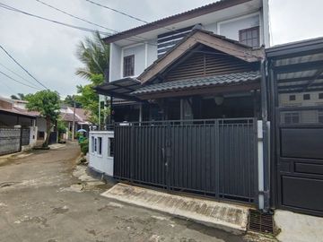 Jual Rumah 2,5 Lantai Lokasi Strategis Di Griya Loka Dekat Akses KRL Rawa Buntu dan Tol BSD