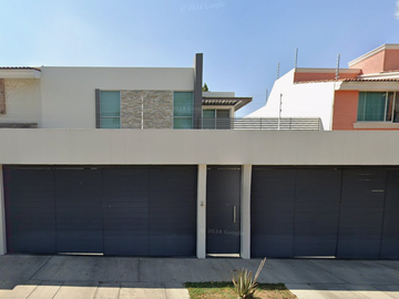 VENTA DE CASA EN FRACC BUGAMBILIAS EN ZAPOPAN, JALISCO