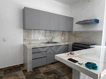 CASA EN VENTA AL SUR DE CUERNAVACA. ESTRENA CASA CON ALBERCA Y JARDIN PRIVADO EN MORELOS