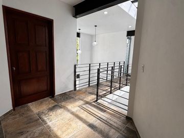 CASA EN VENTA AL SUR DE CUERNAVACA. ESTRENA CASA CON ALBERCA Y JARDIN PRIVADO EN MORELOS