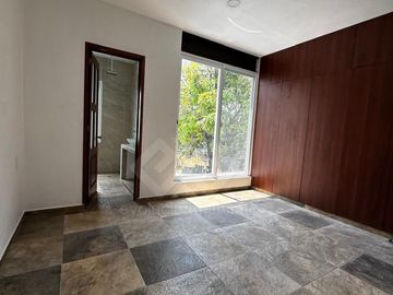 CASA EN VENTA AL SUR DE CUERNAVACA. ESTRENA CASA CON ALBERCA Y JARDIN PRIVADO EN MORELOS
