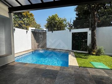 CASA EN VENTA AL SUR DE CUERNAVACA. ESTRENA CASA CON ALBERCA Y JARDIN PRIVADO EN MORELOS