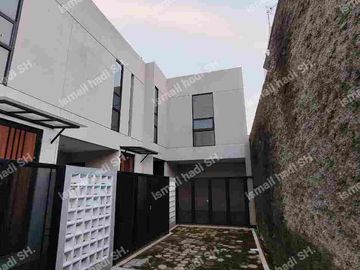 Rumah Baru di Riungbandung Siap huni, SHM dekat Sekolahan di Kota Bandung.