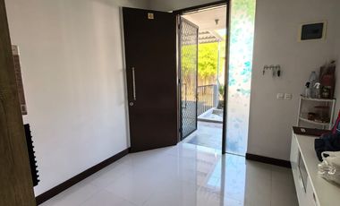 Rumah Pantai Mentari siap huni semi furnish dimensi 6x13 meter Bangunan 2 lantai ada 3 kamar tidur