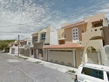 HERMOSA CASA ESTA ESPERANDO POR TI