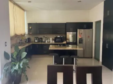 HERMOSA CASA ESTA ESPERANDO POR TI