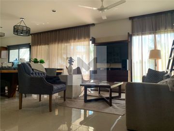 Casa en venta con amplio terreno en Cholul