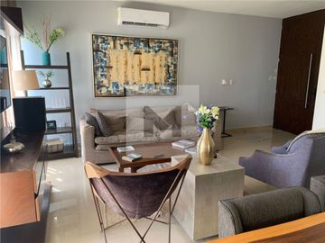 Casa en venta con amplio terreno en Cholul