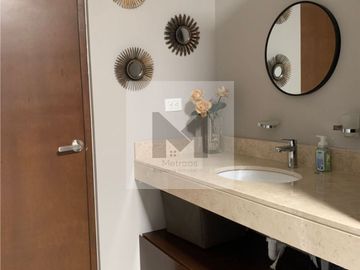 Casa en venta con amplio terreno en Cholul