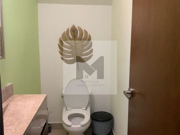 Casa en venta con amplio terreno en Cholul