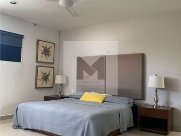 Casa en venta con amplio terreno en Cholul
