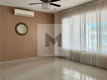 Casa en venta de una planta dentro de periférico
