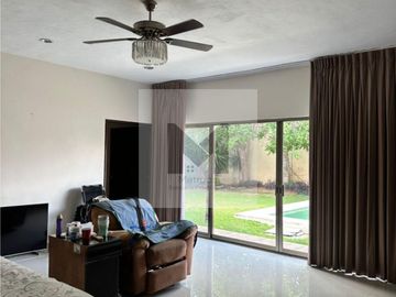 Casa en venta de una planta dentro de periférico