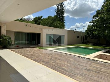 Casa en venta de una planta dentro de periférico