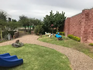 TERRENO EN PRIVADA SANTA FE , VILLAS DE IRAPUATO