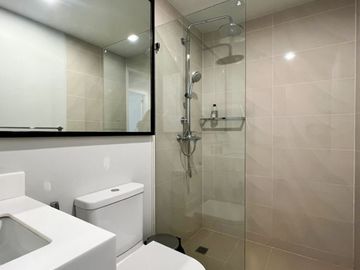 FOR SALE! 2 Bedrooms in Arton by Rockwell, Quezon City