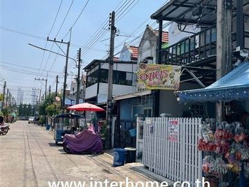 Two-story townhouse, 18 sq.wa., Phaitoon Grandville Village, Kanchanaphisek Road (Highway 307), Mueang Pathum Thani, Pathum Thani.