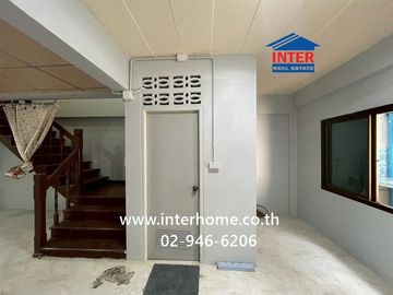 Two-story townhouse, 18 sq.wa., Phaitoon Grandville Village, Kanchanaphisek Road (Highway 307), Mueang Pathum Thani, Pathum Thani.