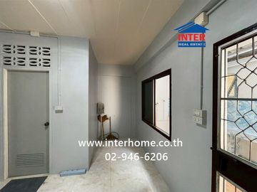 Two-story townhouse, 18 sq.wa., Phaitoon Grandville Village, Kanchanaphisek Road (Highway 307), Mueang Pathum Thani, Pathum Thani.