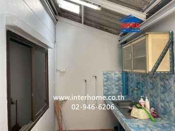 Two-story townhouse, 18 sq.wa., Phaitoon Grandville Village, Kanchanaphisek Road (Highway 307), Mueang Pathum Thani, Pathum Thani.