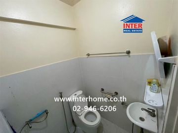 Two-story townhouse, 18 sq.wa., Phaitoon Grandville Village, Kanchanaphisek Road (Highway 307), Mueang Pathum Thani, Pathum Thani.