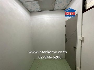 Two-story townhouse, 18 sq.wa., Phaitoon Grandville Village, Kanchanaphisek Road (Highway 307), Mueang Pathum Thani, Pathum Thani.