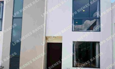 casa en venta dentro de residencial con amenidades