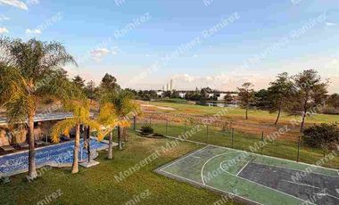 RESIDENCIA EN VENTA EN EL BOSQUE COUNTRY CLUB DE UN PISO 4 RECÁMARAS CON CINE Y ALBERCA