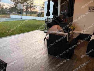 RESIDENCIA EN VENTA EN EL BOSQUE COUNTRY CLUB DE UN PISO 4 RECÁMARAS CON CINE Y ALBERCA