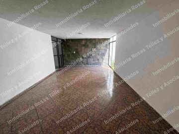 Casa de una planta en Renta para uso de oficina colonia Las Palmas, frente a plaza Crystal, cerca de 16 de septiembre,Puebla
