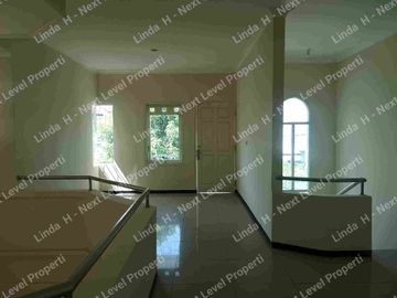 Dijual rumah sia0 huni. Perumahan Unimas Garden , Waru