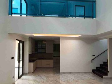 RUMAH MEWAH RENOVASI DI PUSPITA LOKA BSD LUAS 300 METER