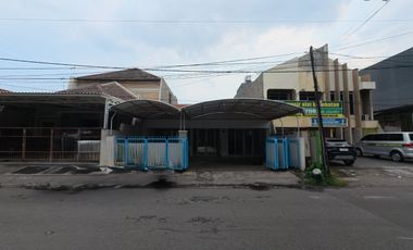 A073 JUAL RUMAH USAHA PUSAT KOTA AREA PUCANG NGAGEL COCOK UNTUK SEGALA USAHA