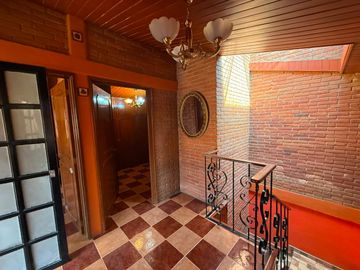 CASA EN VENTA FRACC. LAS PALMAS, CALLE LOMBARDO TOLEDANO, TOLUCA, ESTADO DE MÉXICO