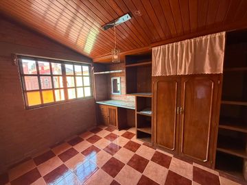 CASA EN VENTA FRACC. LAS PALMAS, CALLE LOMBARDO TOLEDANO, TOLUCA, ESTADO DE MÉXICO