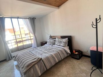VENDO HOSTAL Y EDIFICIO CERCA A CORFERIAS