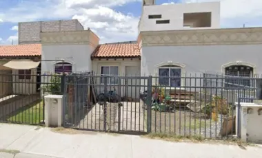 CASA ADJUDICADA POR EL BANCO - CALZADA DE BELEN