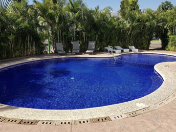 CASA EN NAYARIT MUY AMPLIA, ACABADOS DE LUJO, CUENTA CON TODOS LOS SERVICIOS Y AMENIDADES