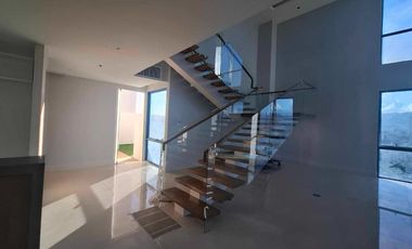 FOR SALE! LUXURY PENTHOUSE  IN CEBU IT PARK 38 Park Avenue