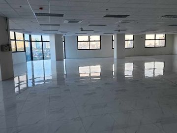 Whole Floor PEZA Office for Lease in Shaw Blvd Mandaluyong | 1,010sqm | ₱650/sqm | VRF AC | Prime CBD
